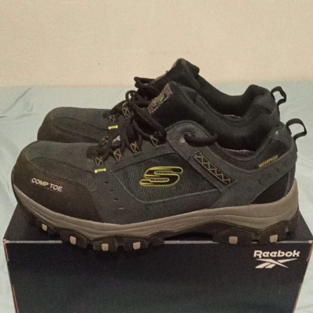Skechers Men's Black and Gray Work Shoes